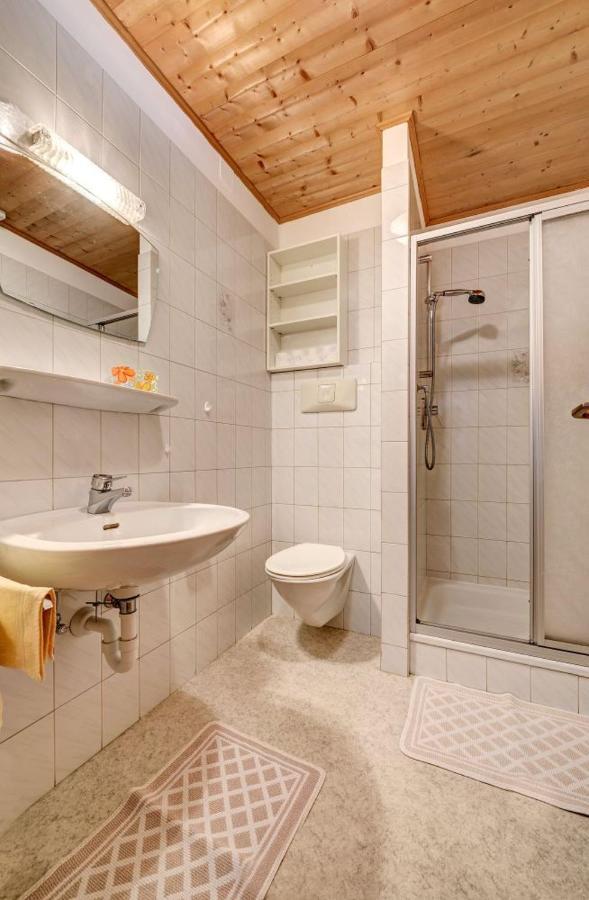 Unterdornerhof Aparthotel Lagundo Luaran gambar