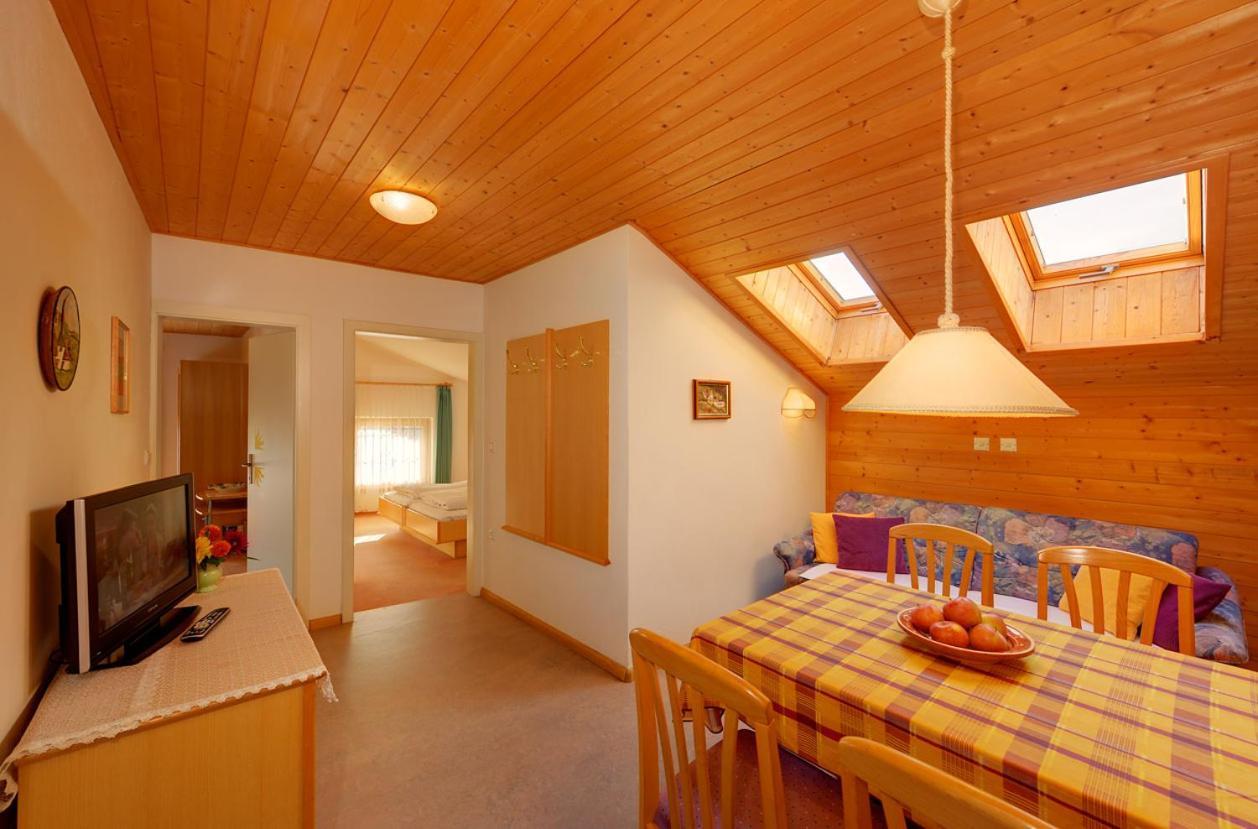 Unterdornerhof Aparthotel Lagundo Luaran gambar